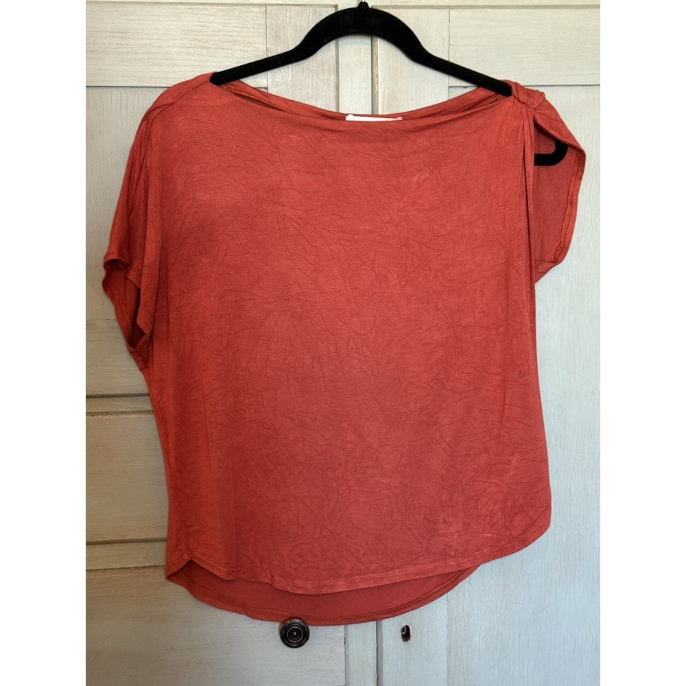 Amour Vert Women's Top Modal‎ Blend Rust Color Size Small Asymmetrical Sleeve